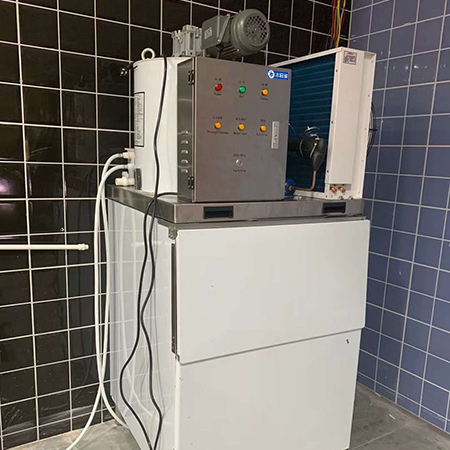 300公斤片冰机交付东莞某超市使用